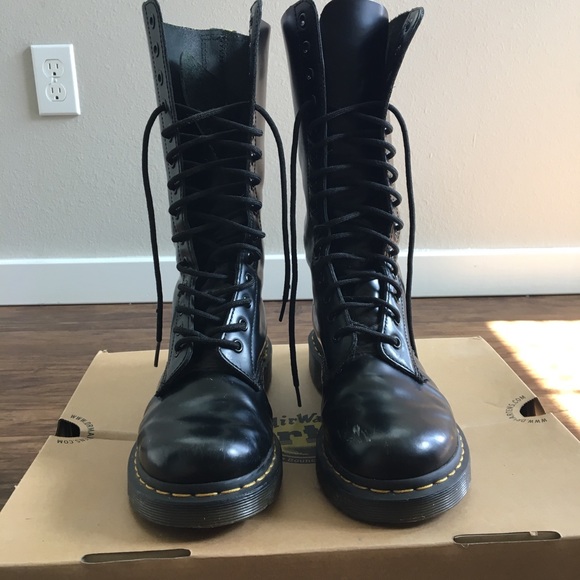 doc martens 14 eye women's
